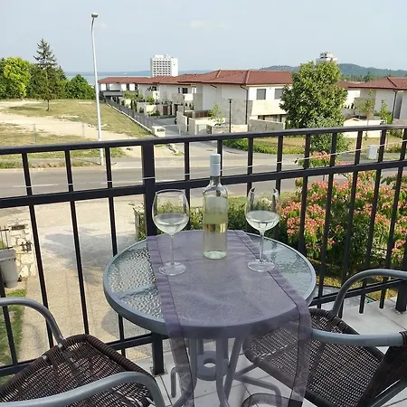 Albizia Apartment *
