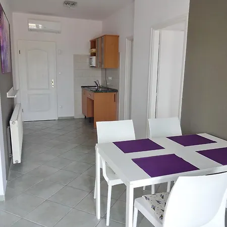 Albízia Apartman *