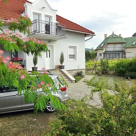 Apartment Albizia *