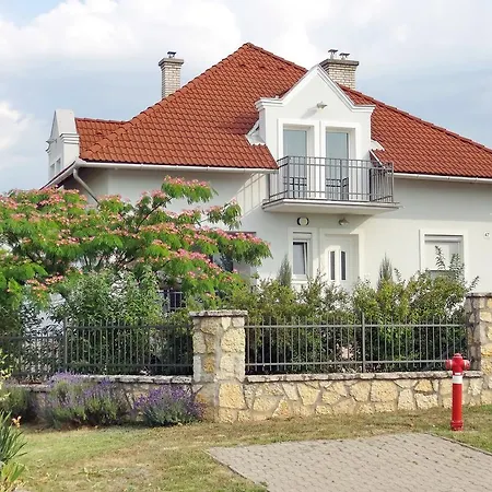 Albizia Apartment